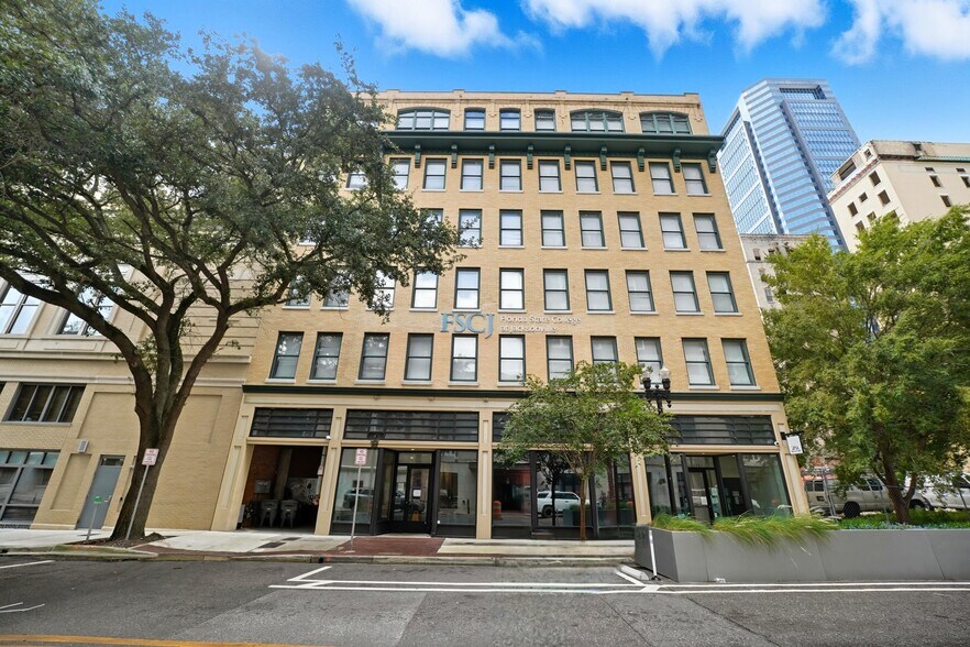 More Photos Of 20 W Adams St, Jacksonville Apartments For Lease