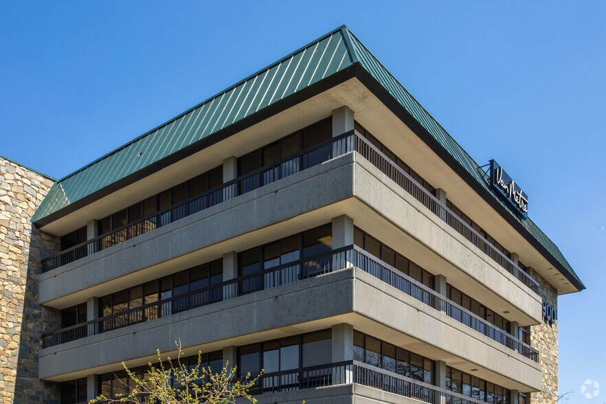 More Photos Of 9900 Main St, Fairfax Office For Lease