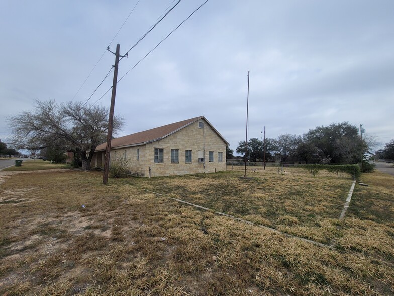 More Photos Of 207 W Viggie St, Hebbronville Religious Facility For Sale