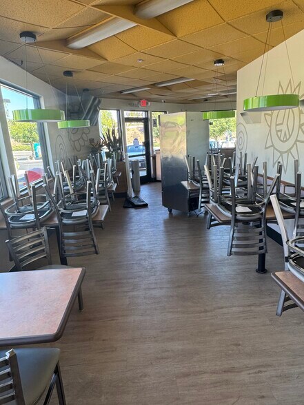 More Photos Of 6247 Day St, Riverside Fast Food For Lease