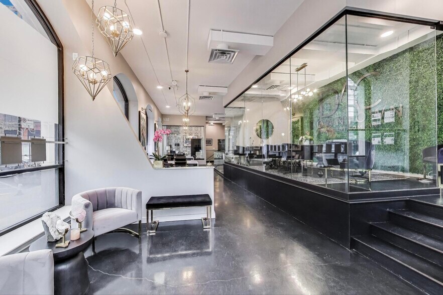 More Photos Of 730 N Wells St, Chicago Medical For Sale