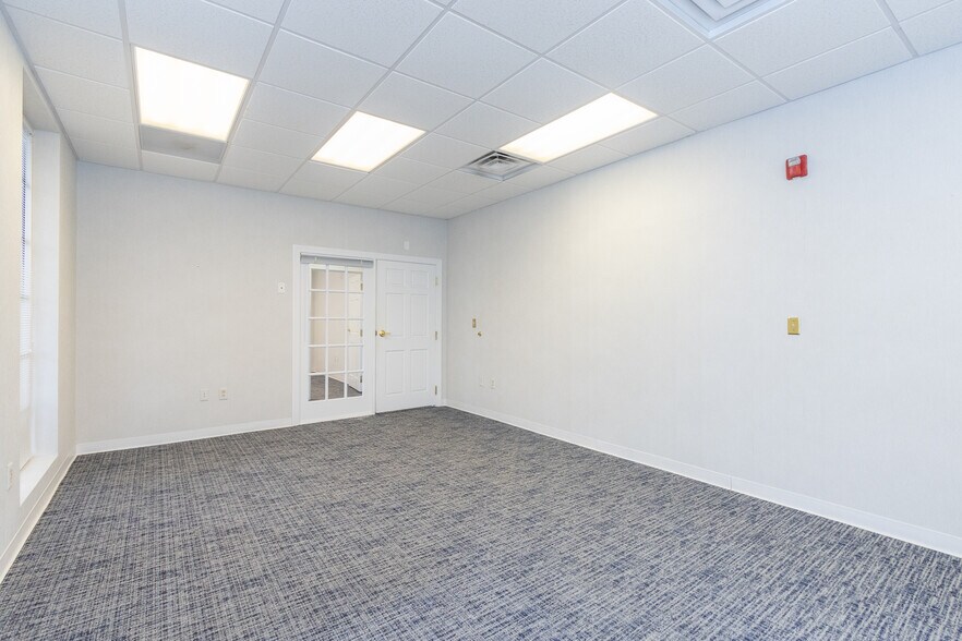 More Photos Of 602 N Main St, Anderson Bank For Sale