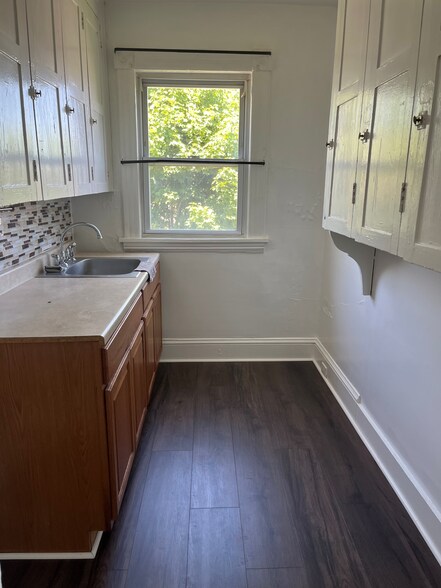 More Photos Of 41-51 Linden St, New London Apartments For Sale