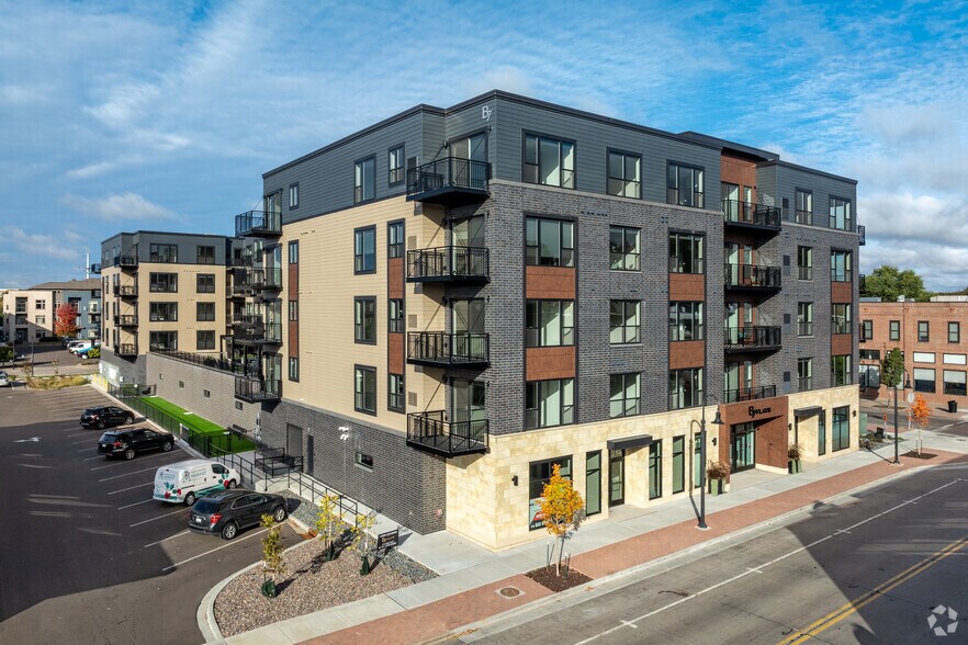 Primary Photo Of 214 N Barstow St, Eau Claire Apartments For Lease