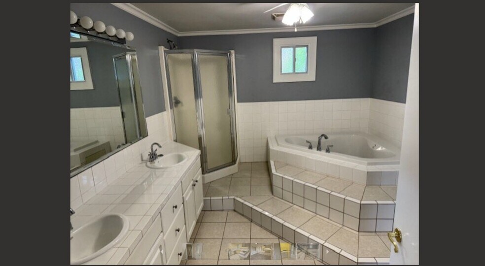 More Photos Of 4909 Boone Trl, Millers Creek Flex For Sale