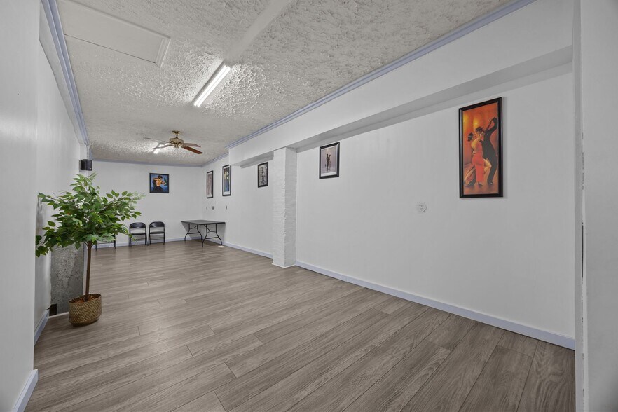 More Photos Of 1108 S Salisbury, Spencer Freestanding For Sale
