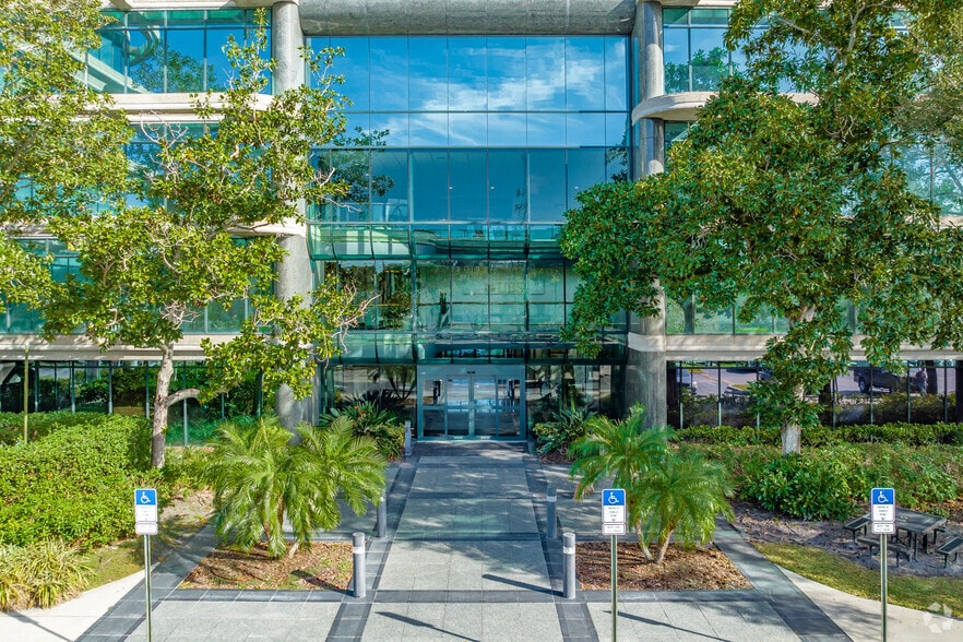 More Photos Of 18167 US Highway 19 N, Clearwater Office For Lease