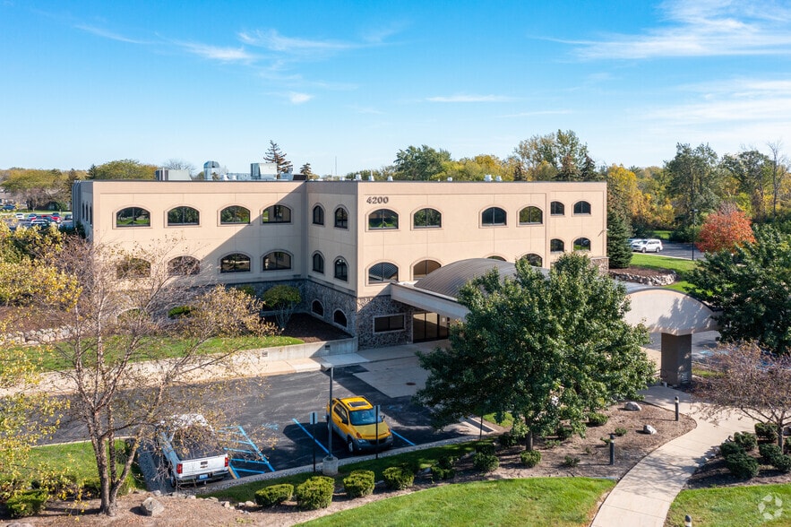 More Photos Of 4200 Fashion Square Blvd, Saginaw Medical For Lease