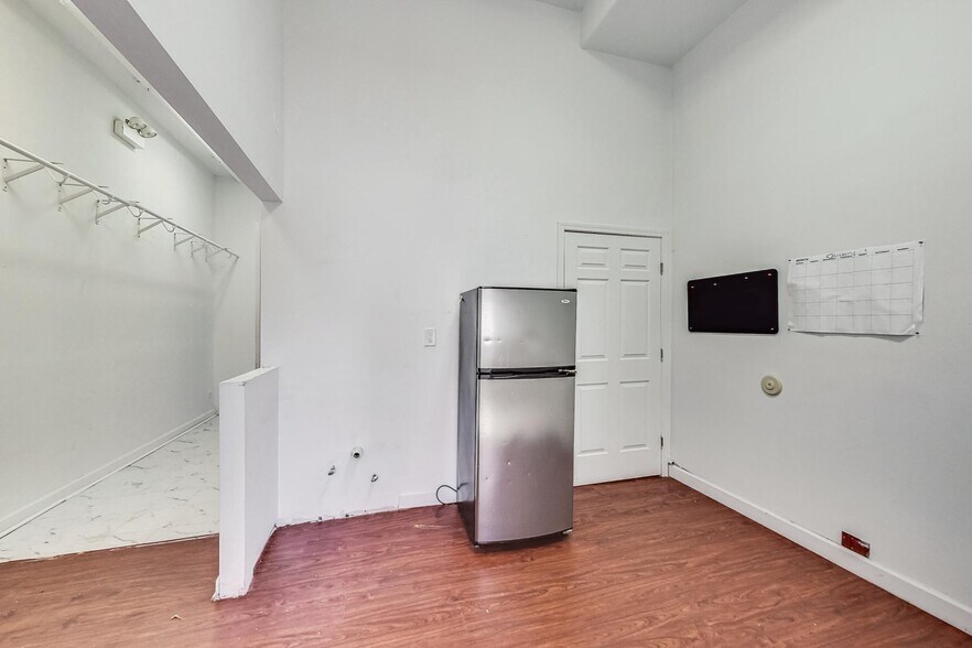 More Photos Of 2650 N Halsted St, Chicago Storefront Retail Residential For Lease