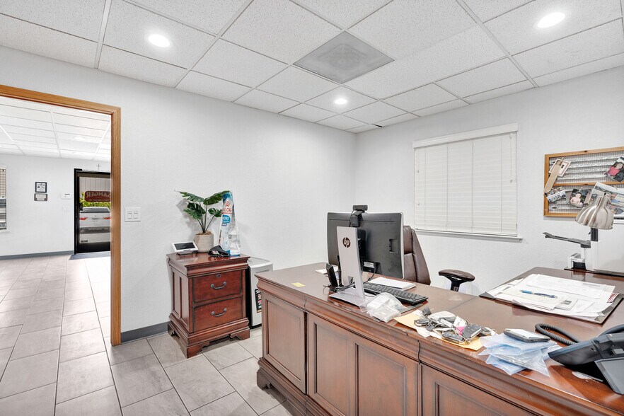 More Photos Of 1848 Industrial Way, Sanger Warehouse For Lease