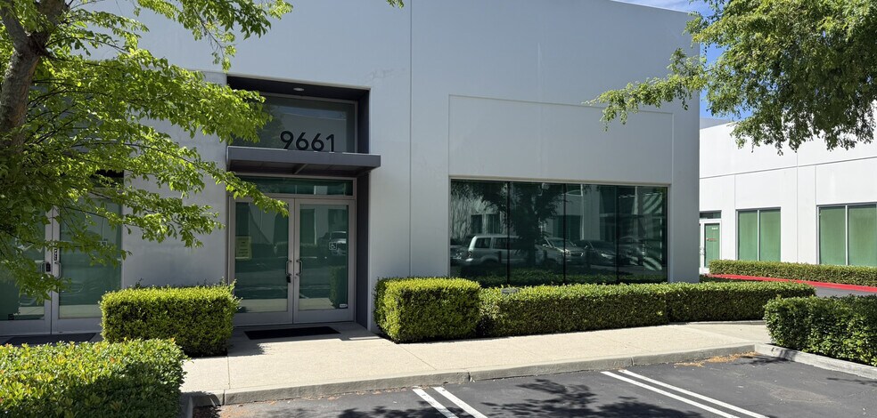 More Photos Of 9661 Irvine Center Dr, Irvine Loft Creative Space For Sale