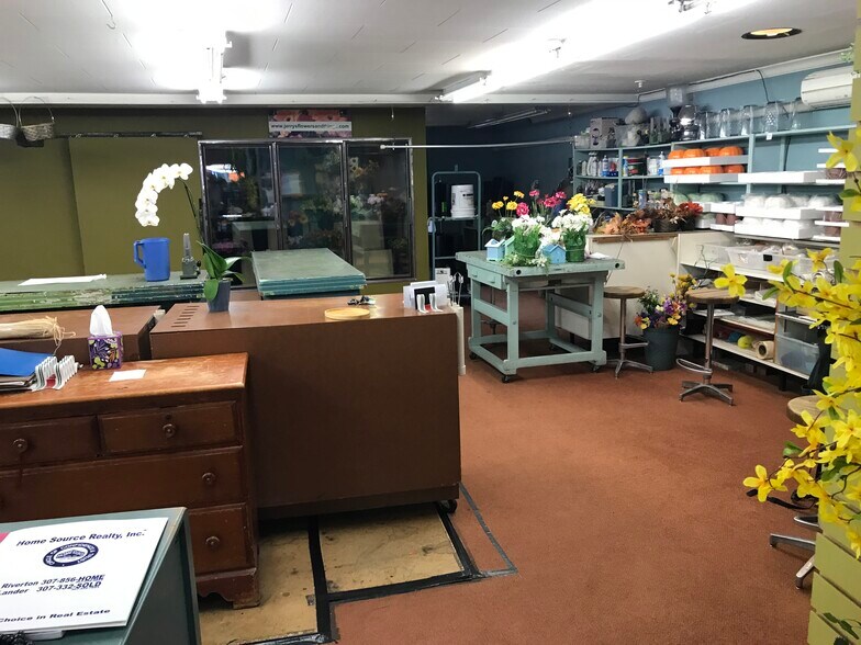 More Photos Of 409 E Main St, Riverton Storefront For Sale