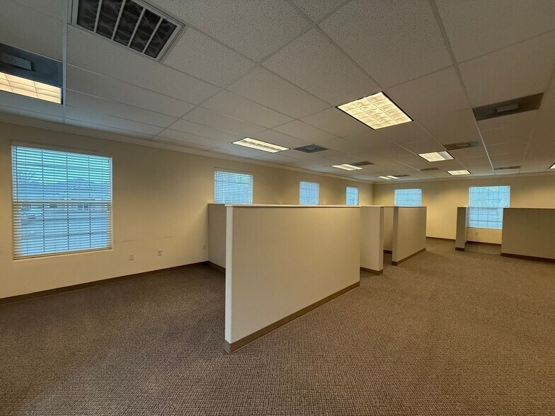 More Photos Of 1405 Victor Ave, Redding Office For Lease