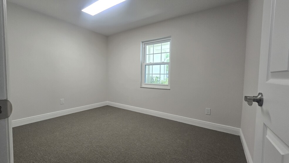 More Photos Of 2300 W Bay Dr, Largo Medical For Lease