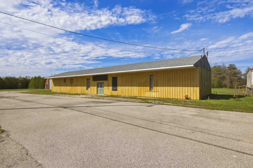 More Photos Of 7024 Hwy 6, Tobermory Storefront Retail Residential For Sale
