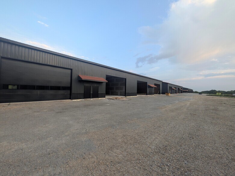 More Photos Of N7144 Bowers Rd, Elkhorn Industrial For Lease