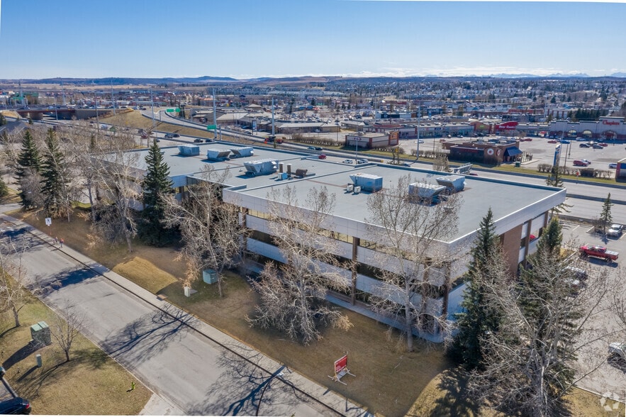More Photos Of 340 Midpark Way SE, Calgary Office For Lease