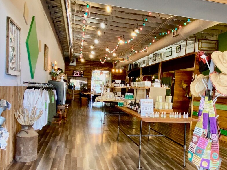 More Photos Of 221 W Hickory St, Denton Storefront For Lease