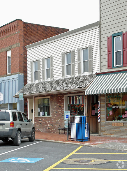 Primary Photo Of 153 Park Ave, Amherst Storefront Retail Office For Sale