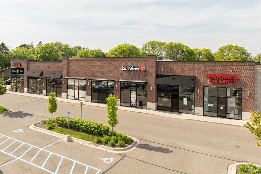 More Photos Of 2830-2880 W Maple Rd, Troy Unknown For Lease
