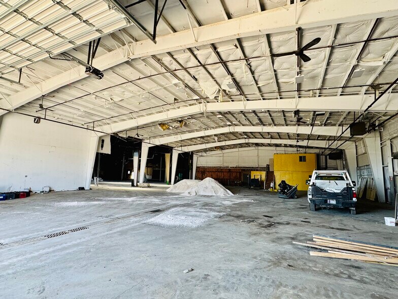 More Photos Of 3250 Old Washington Rd, Waldorf General Retail For Lease