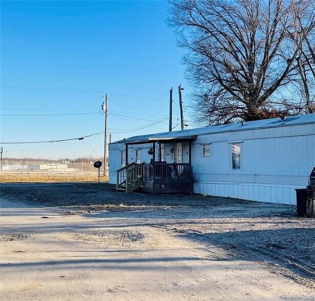 More Photos Of 470 W 2nd St N, Wright City Self Storage For Sale