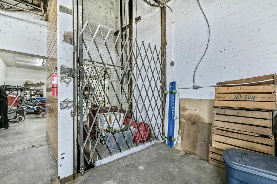 More Photos Of 701 SE 10th Ave, Amarillo Bar For Sale