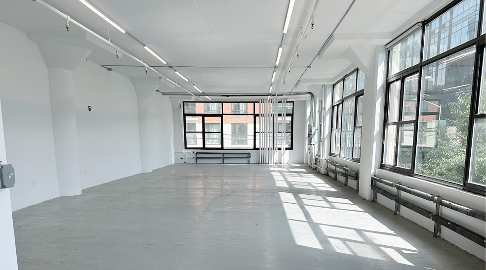 More Photos Of 22-19 41st Ave, Long Island City Light Manufacturing For Lease