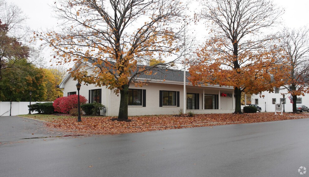 More Photos Of 103 Park St, Village of Altamont Restaurant For Lease