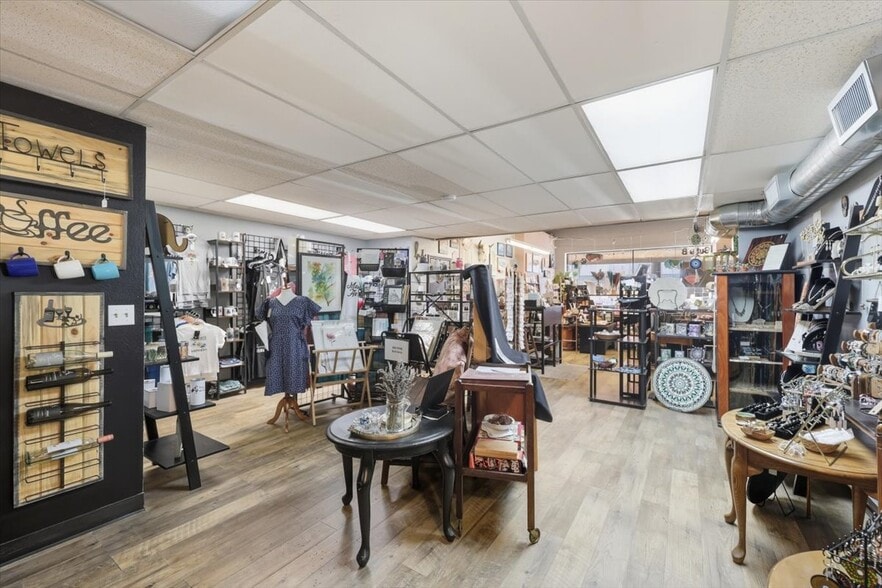 More Photos Of 1215 Meade Ave, Prosser Storefront For Sale