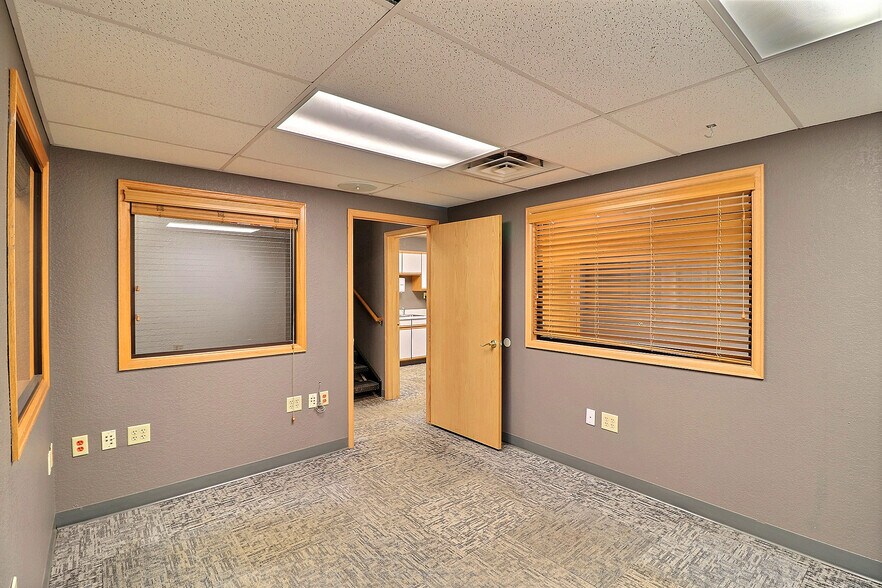 More Photos Of 1616 2nd Ave, Greeley Service For Lease