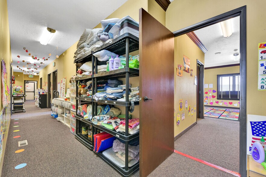More Photos Of 2563 S Five Mile Ave, Boise Office Residential For Sale
