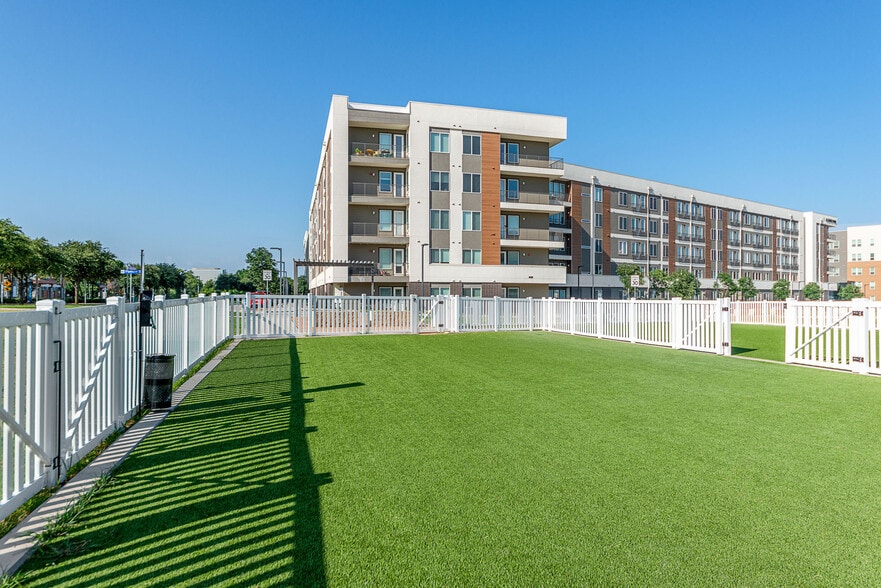 More Photos Of 110 W Cityline Dr, Richardson Apartments For Lease