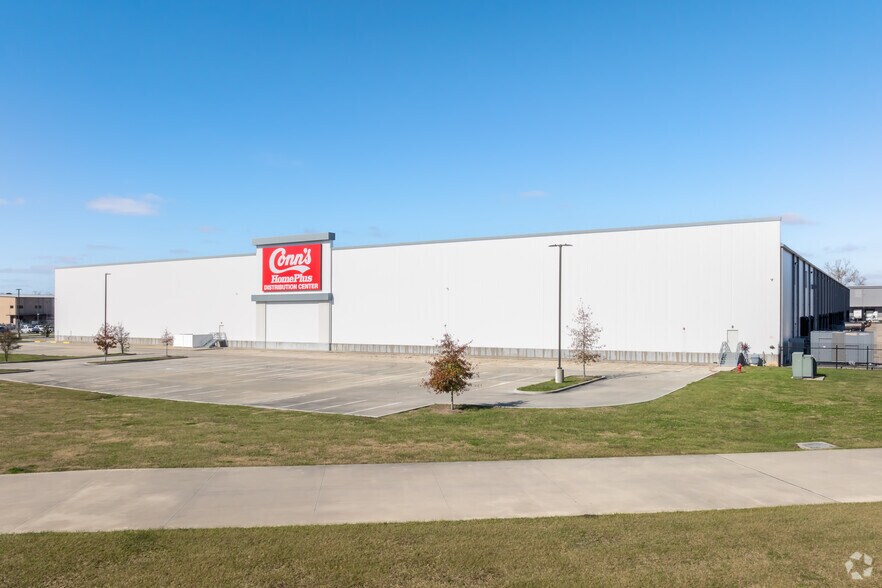 More Photos Of 2070 Commercial Dr, Port Allen Distribution For Lease