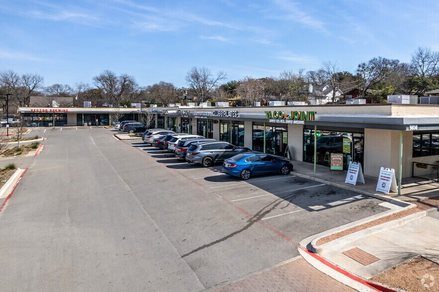 More Photos Of 9850 Walnut Hill Ln, Dallas Freestanding For Lease