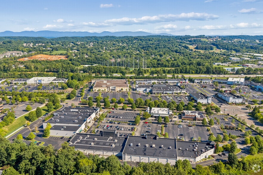 More Photos Of 11400 Outlet Dr, Knoxville Golf Course Driving Range For Sale