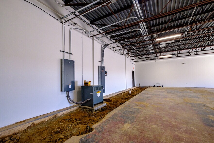 More Photos Of 2900 Walnut Hill Ln, Dallas Unknown For Lease