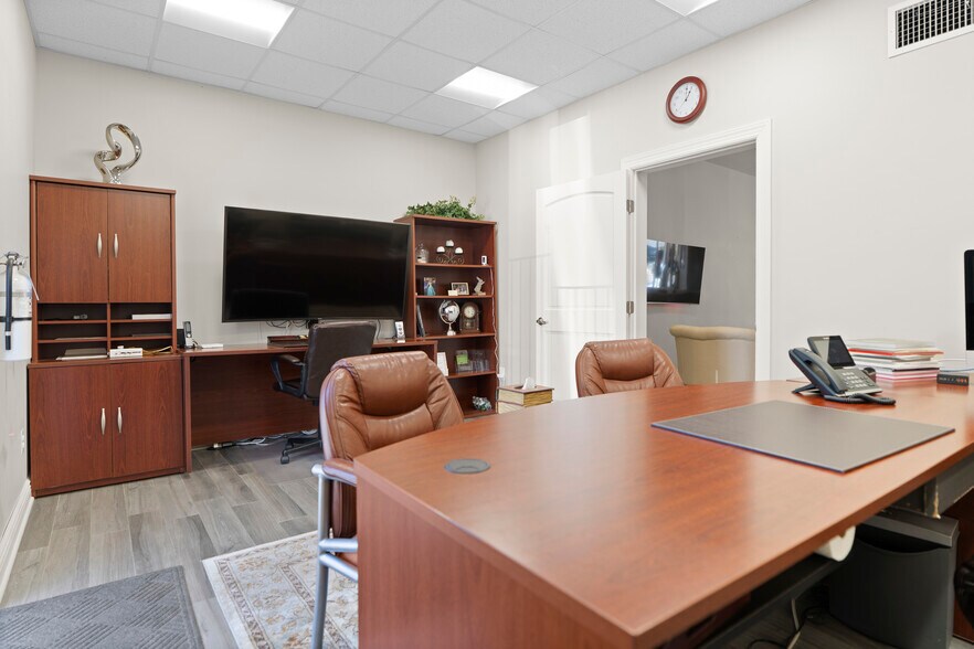 More Photos Of 656-660 Bloomfield Ave, Verona Storefront Retail Residential For Lease