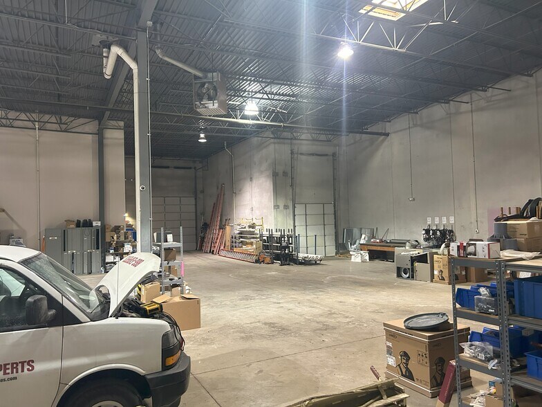 More Photos Of 1730 Wallace Ave, St Charles Warehouse For Lease