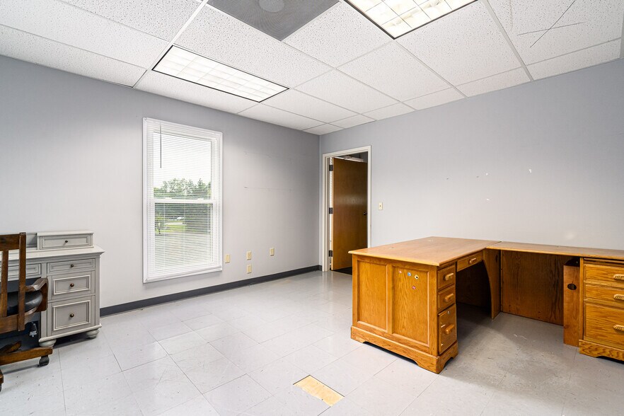 More Photos Of 617 Mulberry St, Elizabethtown Office For Sale