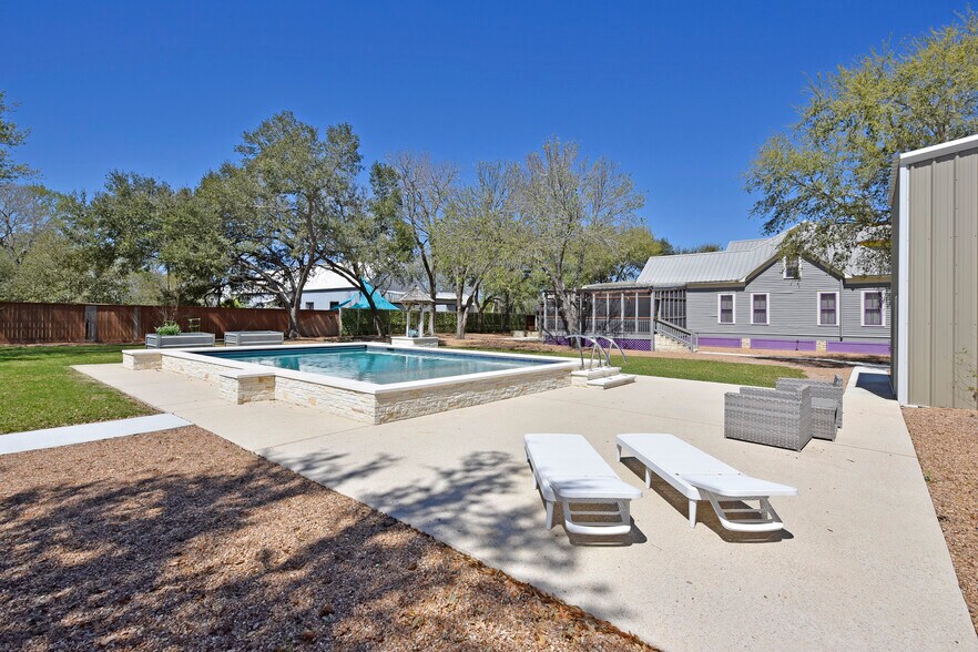 More Photos Of 315 Cedar St, New Ulm Specialty For Sale