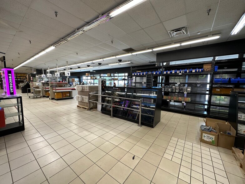 More Photos Of 19100 15 Mile Rd, Clinton Township Storefront For Sale