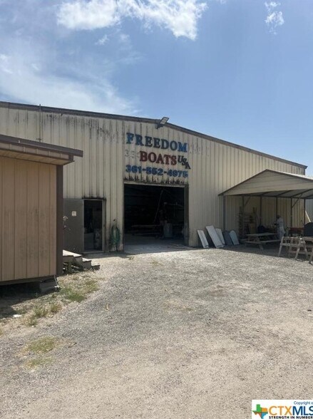 More Photos Of 3534 US Highway 87, Port Lavaca General Retail For Sale