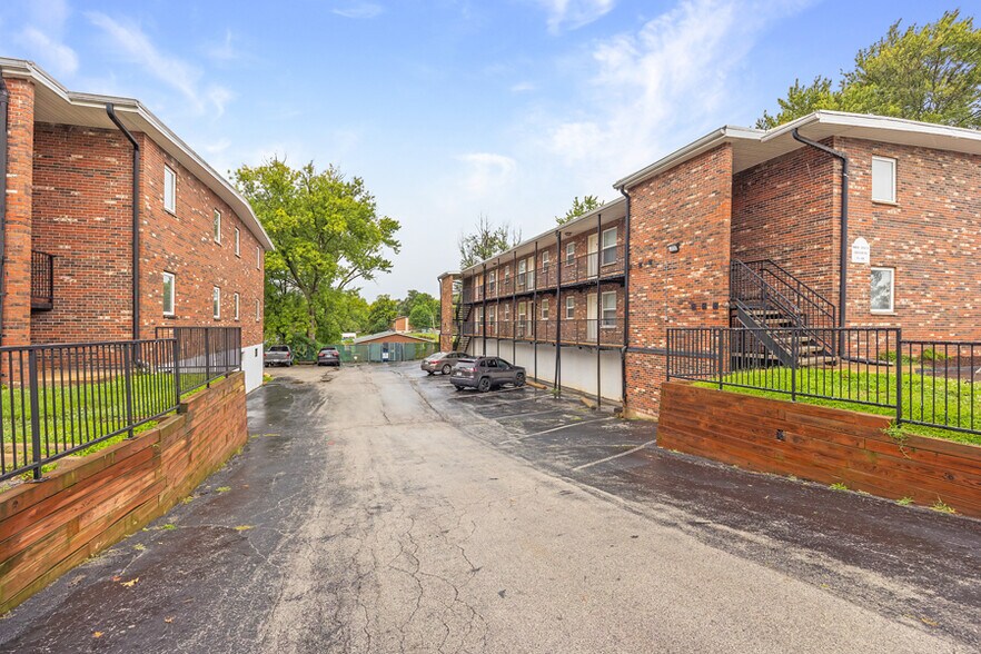 More Photos Of 4127 Geraldine Ave, Saint Ann Apartments For Sale
