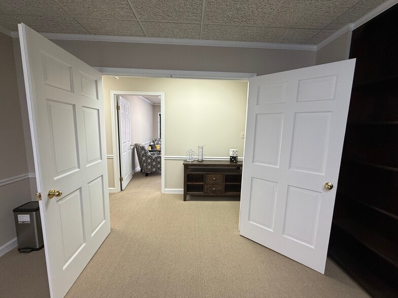 More Photos Of 10615 Judicial Dr, Fairfax Office For Sale
