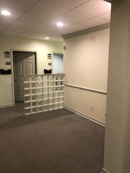 More Photos Of 316 W Pike St, Lawrenceville Medical For Lease