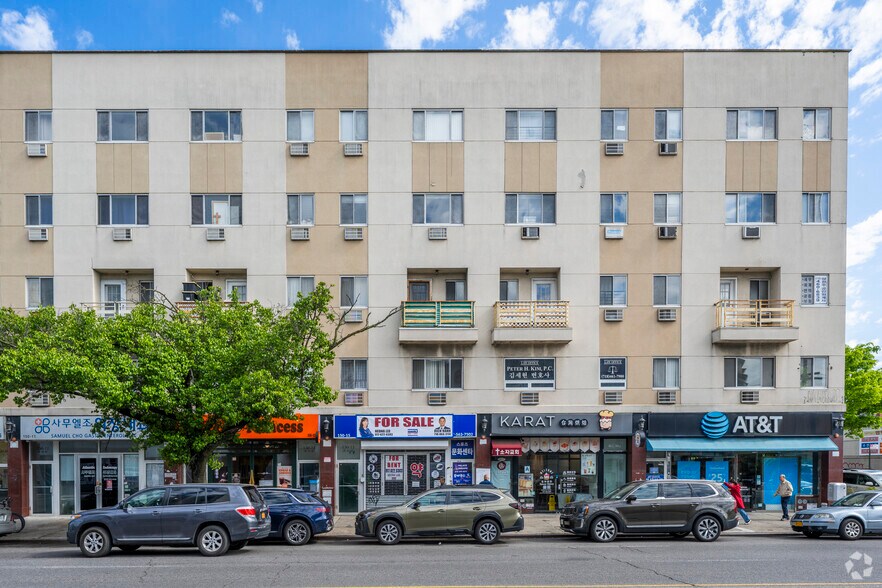 More Photos Of 150-15 Northern Blvd, Flushing Apartments For Lease