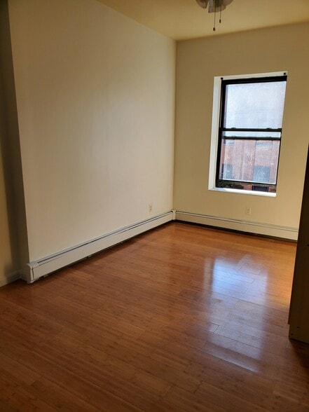 More Photos Of 358 Grove St, Jersey City Storefront Retail Residential For Lease