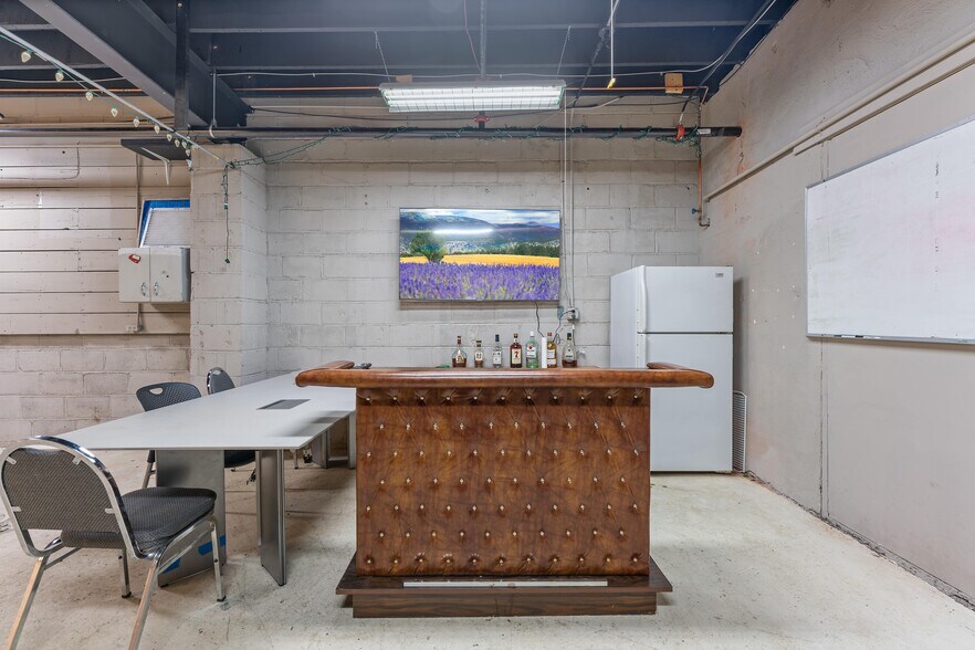 More Photos Of 230 1st Ave E, Shakopee Storefront For Sale