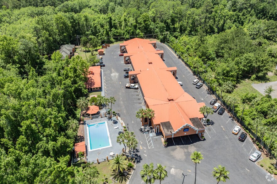More Photos Of 3598 W US Highway 90, Lake City Hotel For Sale